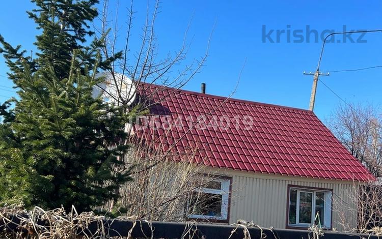 Отдельный дом · 3 комнаты · 50 м² · 5 сот., Защита за 8 млн 〒 в Усть-Каменогорске — фото 2