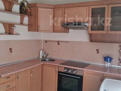 Аренда квартир в Алматы: 2-комнатная квартира · 53 м² · 5/12 этаж · помесячно, мкр Аксай-1А — Толе би- Момышулы за 200 000 〒 2-комнатная квартира · 53 м² · 5/12 этаж · помесячно, мкр Аксай-1А — Толе би- Момышулы за 200 000 〒 в Алматы, Ауэзовский р-н