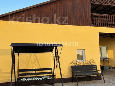 Жеке үй · 4 бөлме · 160 м² · 16000 жүзд., Н.Шыршығұл 53 — Орталық асфальтта, бағасы: 20 млн ₸ в Жанаозен