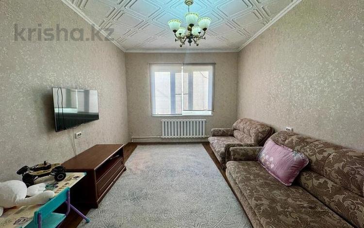 3-комнатная квартира · 70 м² · 9/9 этаж, мкр Жетысу-2 77 — Абая за 300 000 ₸ в Алматы, Ауэзовский р-н — фото 2