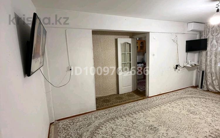 3-комнатная квартира · 65 м² · 1/5 этаж, 1 военный городок 157 — Возле больница за 17 млн 〒 в Ушарале — фото 2