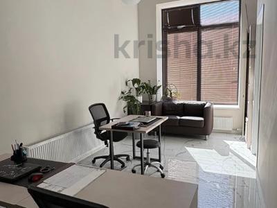 Свободное назначение, образование, кабинеты и рабочие места · 40 м² за 500 000 ₸ в Астане, Есильский р-н