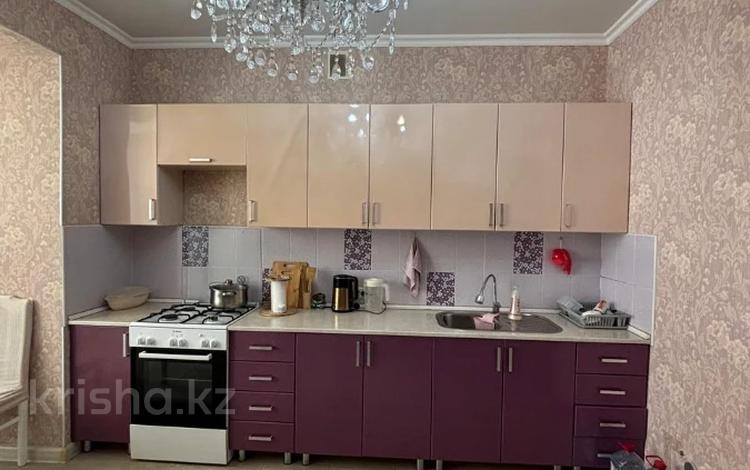 1-бөлмелі пәтер · 50.4 м² · 4/5 қабат, Алтын орда ш/а., тауелсиздик, бағасы: 21 млн ₸ в Актобе, мкр. Алтын орда — фото 4