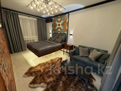 1-комнатная квартира · 35 м² · 1/5 этаж, Бухар-Жырау 77/2 — 45 квартал, жд вокзал, Сити Молл, цум за 18 000 〒 в Караганде, Казыбек би р-н