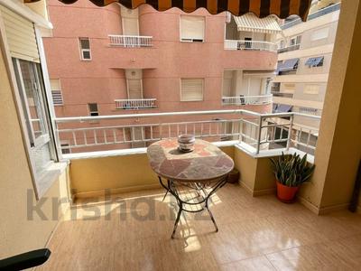 4-комнатная квартира · 117 м² · 2 этаж, Calle Mar Baltico 35 за 124.8 млн 〒 в Торревьеха