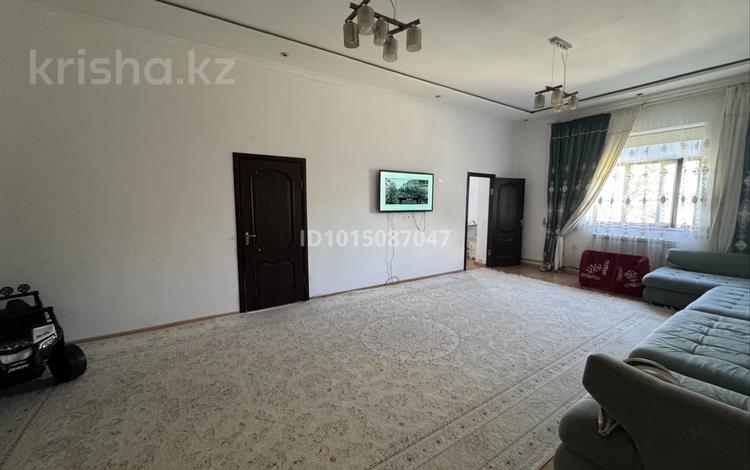 Отдельный дом · 5 комнат · 200 м² · 8 сот., Төле би 45 — Регион 11 кафе жанында за 45 млн ₸ в  — фото 2