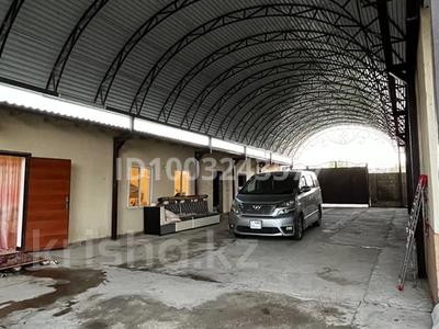 Отдельный дом · 7 комнат · 160 м² · 10 сот., Нұрлы жол б/н — Ақбұлақ магазиннің арты за 35 млн 〒 в Шубарсу