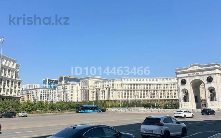 1-комнатная квартира · 42 м² · 8/9 этаж, Бокейханова 20 за 240 000 ₸ в Астане, Есильский р-н — фото 2