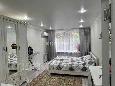 2-бөлмелі пәтер · 56 м² · 2/5 қабат, Пушкина 124 — Район акимата, за КНБ, бағасы: 250 000 ₸ в Семее