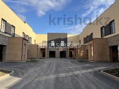 4-бөлмелі пәтер · 160 м², Гүлдер 2 ш/а. 49а — Мкрн Таугуль за Магнумом, бағасы: 48 млн ₸ в Караганде, Казыбек би р-н