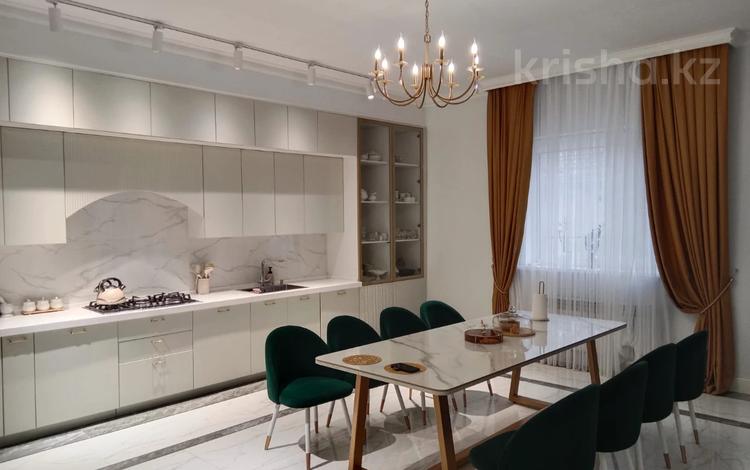 Отдельный дом · 7 комнат · 350 м² · 8 сот., мкр Центральный, Марата Темирханова 7 за 145 млн ₸ в Атырау — фото 12