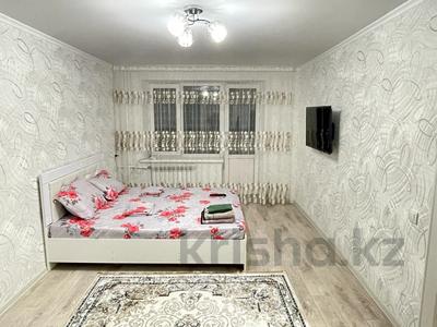 1-комнатная квартира, 34 м², 3/5 этаж посуточно, Казахстанская 143/147 за 10 000 〒 в Талдыкоргане