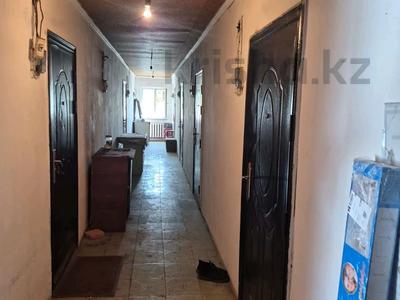 Отдельный дом · 6 комнат · 160 м² · 4.4 сот., Тәуелсіздік 175 за 48 млн ₸ в Абае