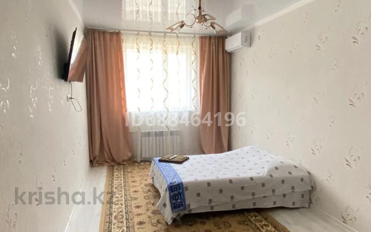 1-бөлмелі пәтер · 76 м² · 1 қабат, 19-ш/а. 5, бағасы: 2 000 ₸ в Актау, 19-й мкр — фото 2