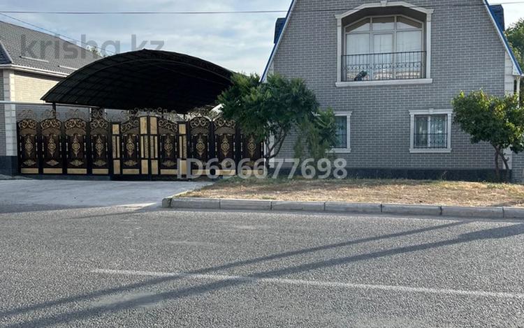 Отдельный дом · 8 комнат · 275 м² · 8 сот., Кошек- батыра 89 — проспект Жамбыла- Кошек- Батыра за ~ 70 млн 〒 в Таразе — фото 2