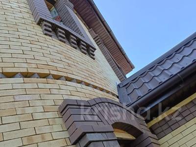 Отдельный дом · 8 комнат · 263 м² · 4 сот., Шевченко 85 за 50 млн 〒 в Костанае
