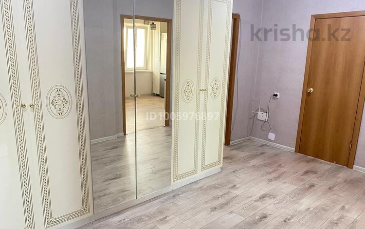 3-бөлмелі пәтер · 89 м² · 5/9 қабат, Самал 99/1, бағасы: 33 млн ₸ в Уральске — фото 2
