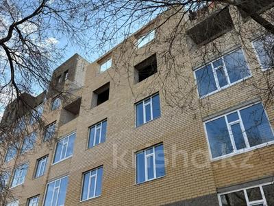 3-бөлмелі пәтер · 90.19 м² · 1/5 қабат, мкр Жилгородок, тлеу батыра 13, бағасы: ~ 27.1 млн ₸ в Актобе