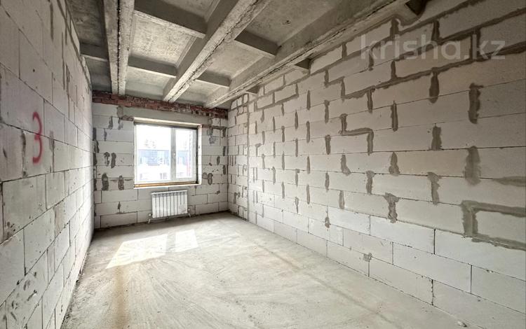 2-бөлмелі пәтер · 60.5 м² · 3/3 қабат, мкр Уркер, Кожаберген Жырау 26, бағасы: 17.5 млн ₸ в Астане, Нура р-н — фото 2
