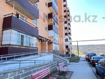 2-комнатная квартира, 61 м², 2/10 этаж, Белинского 2 за 15.5 млн 〒 в Караганде, Алихана Бокейханова р-н