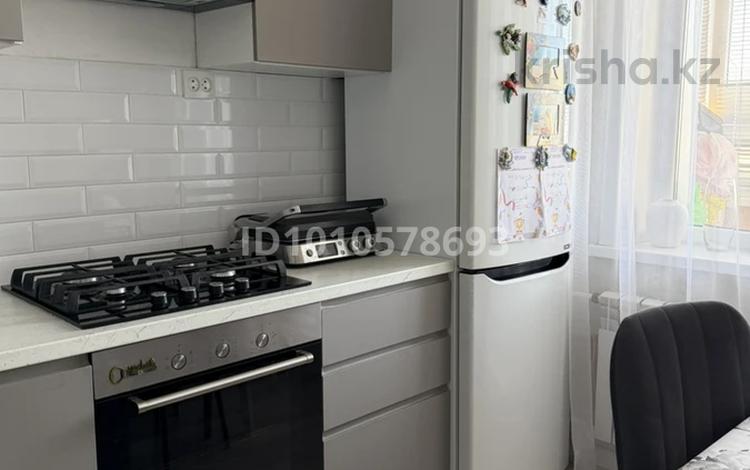 3-бөлмелі пәтер · 70 м² · 5/5 қабат, мкр 4 5, бағасы: 24.2 млн ₸ в Уральске — фото 2