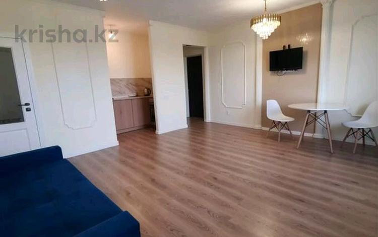 2-комнатная квартира · 60 м² · 2/10 этаж, мкр Городской Аэропорт, проспект Республики 1/2 за 220 000 ₸ в Караганде, Казыбек би р-н — фото 2
