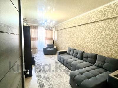 2-комнатная квартира, 42 м², 3/5 этаж, мкр Аксай-3 10а — Толе би - Момышулы за 25.5 млн 〒 в Алматы, Ауэзовский р-н