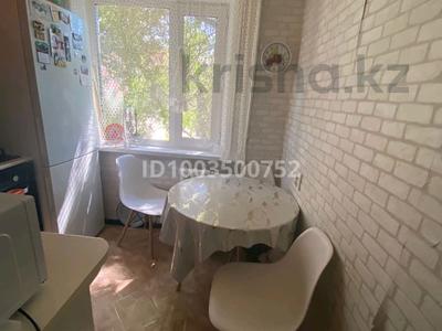 2-комнатная квартира · 44.6 м² · 2/5 этаж, Майкудук, Майкудук, 15й микрорайон 12 за 11 млн ₸ в Караганде, Алихана Бокейханова р-н