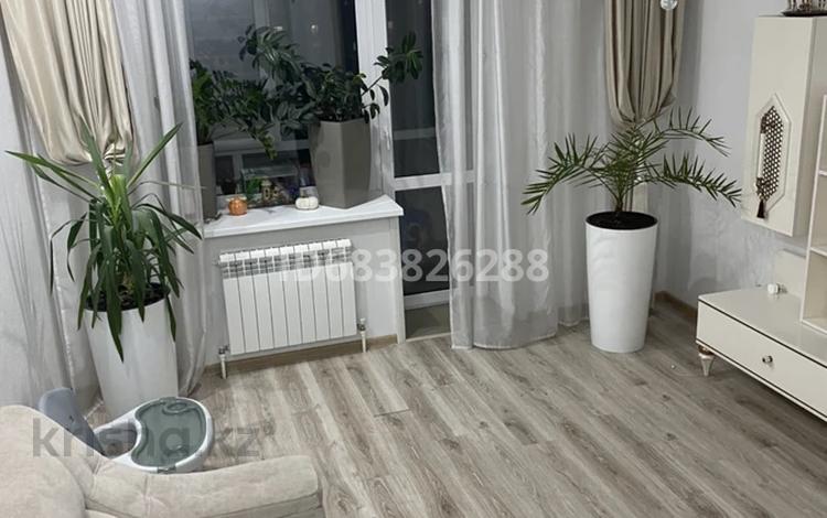 2-комнатная квартира, 70 м², 8/9 этаж помесячно, Назарбаева 197