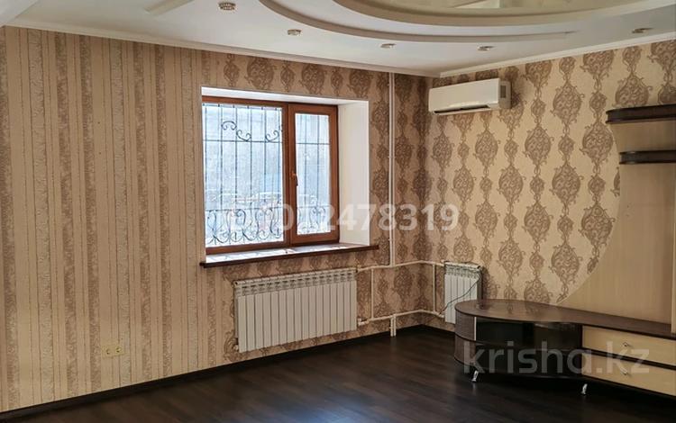 3-комнатная квартира · 100 м² · 1/5 этаж, мкр Кадыра Мырза-Али, Абулхаир хана 175 — Президентской шкопы, рядом Ажар и детский сад SABI за 43 млн ₸ в Уральске — фото 9