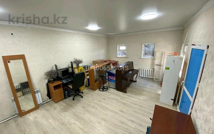 Свободное назначение, офисы, магазины и бутики, склады, салоны красоты, образование, кабинеты и рабочие места, студии · 55 м² за 500 000 〒 в Семее, Красный Кордон — фото 2