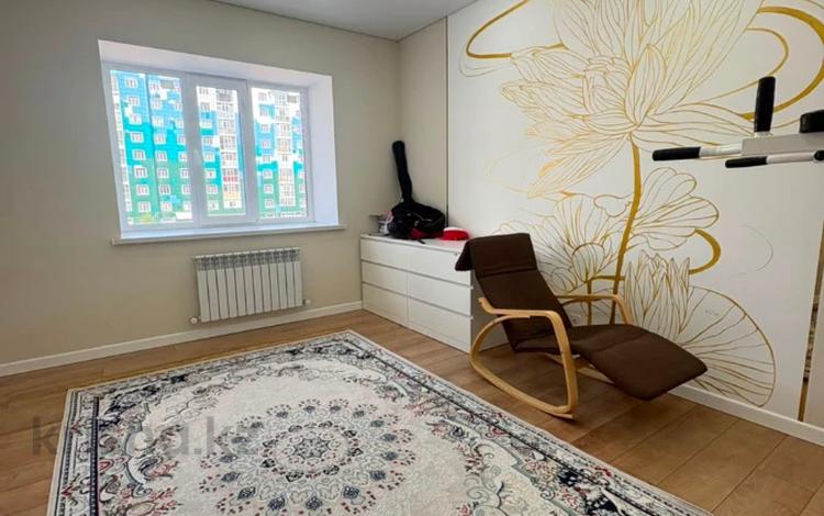3-бөлмелі пәтер · 90 м² · 3/9 қабат, Алтын орда ш/а., Тауелсиздик, бағасы: 40 млн ₸ в Актобе, мкр. Алтын орда — фото 12