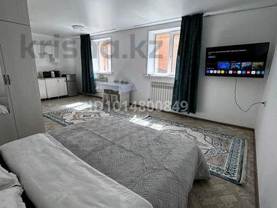 1-бөлмелі пәтер · 30 м² · 1/2 қабат, Пер.Красногвардейский — Стадиона Спартака и ТД Жансая,Центр, бағасы: 10 000 ₸ в Семее