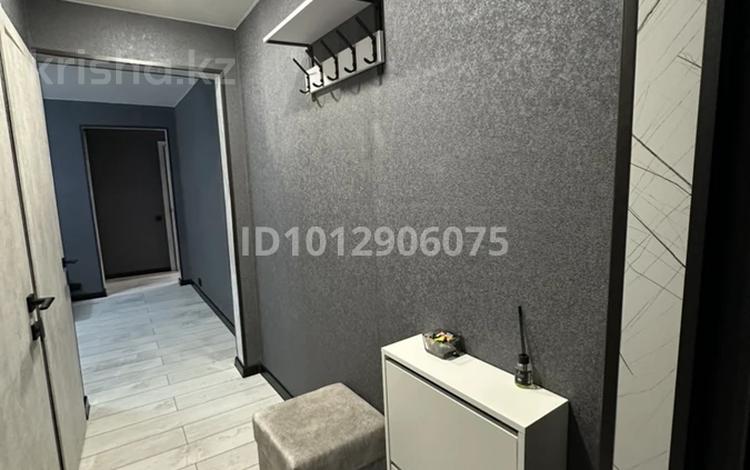 3-бөлмелі пәтер · 59.6 м² · 4/5 қабат, Космическая 15 — Космическая. пл Ушанова, Михаэлиса, Муз школа, бағасы: 34 млн ₸ в Усть-Каменогорске, Ульбинский — фото 2