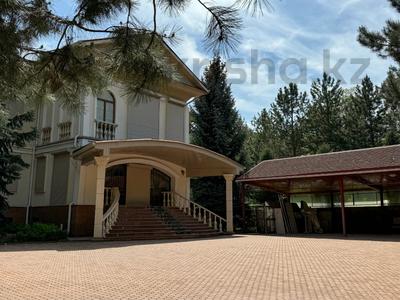 Отдельный дом · 10 комнат · 867.3 м² · , Ладушкина 120 за 870 млн ₸ в Алматы, Медеуский р-н