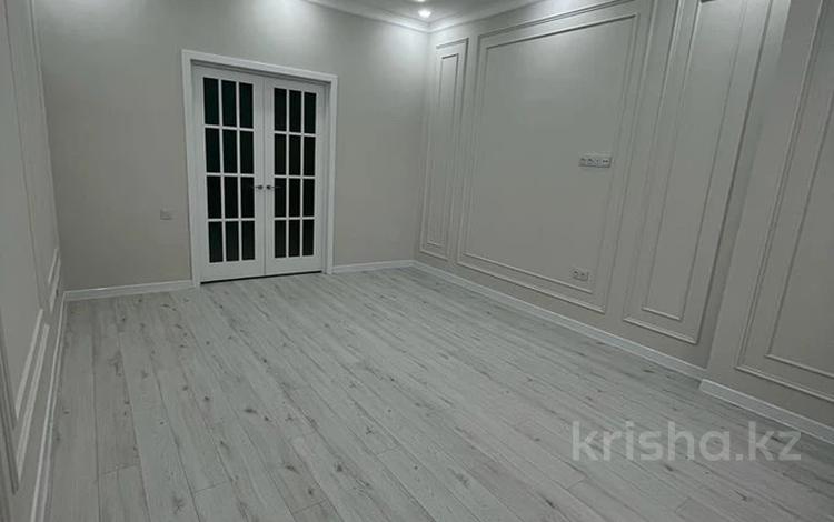 2-комнатная квартира · 70 м² · 3/16 этаж, 16-й мкр 64 за 25 млн ₸ в Актау — фото 2
