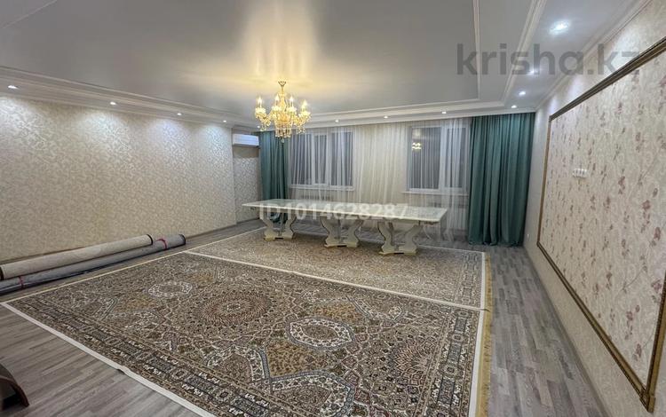 3-комнатная квартира · 170 м² · 4/5 этаж, Бокенбай Батыра 153/6 за 49 млн ₸ в Актобе, мкр Авиатор — фото 2