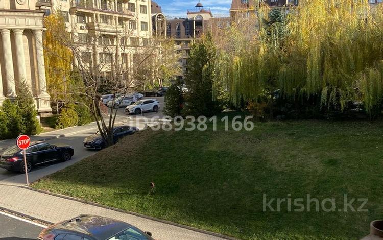2-комнатная квартира, 93 м², 2/5 этаж, Омаровой 37 за 78 млн 〒 в Алматы, Медеуский р-н — фото 2