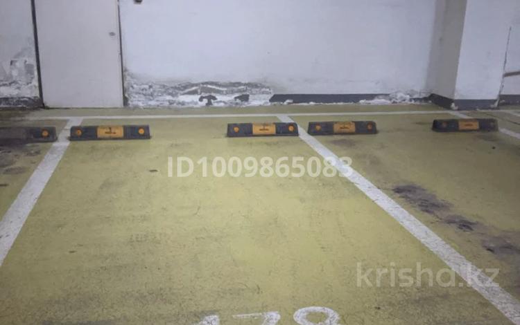 Паркинг · Проспект Ракымжан Кошкарбаев 2, бағасы: 40 000 ₸ в Астане, Сарайшык р-н — фото 2
