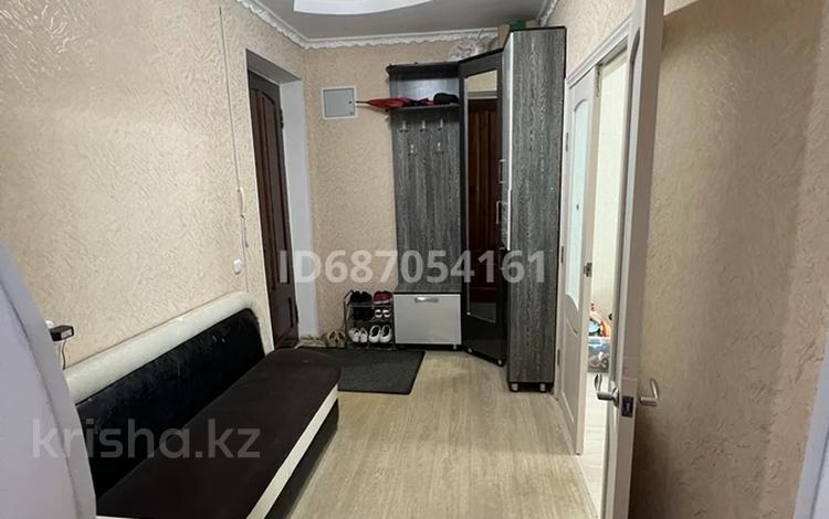3-комнатная квартира, 80 м², 3/3 этаж, Гагарина за 35 млн 〒 в Жезказгане — фото 2