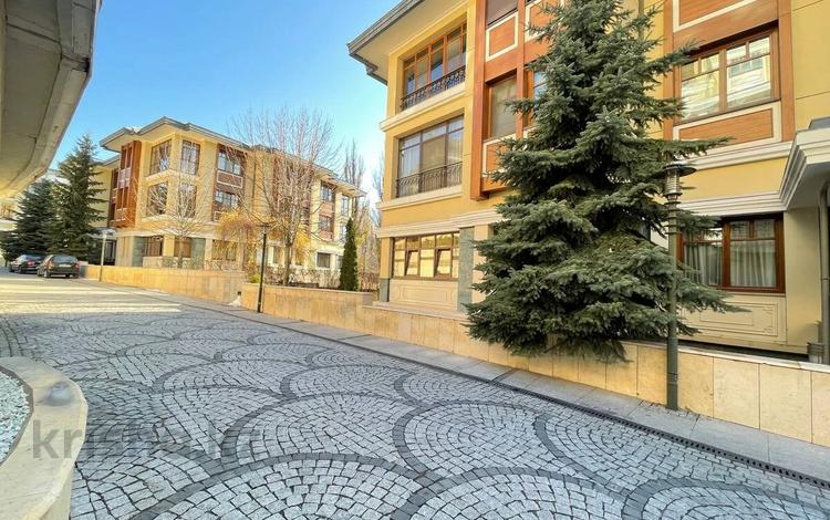4-комнатная квартира · 226 м² · 2/3 этаж, Керей-Жәнібек хандар 276/15 за 400 млн ₸ в Алматы, Бостандыкский р-н — фото 38