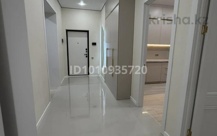 3-бөлмелі пәтер · 90 м² · 6/9 қабат, E 15, бағасы: ~ 64 млн ₸ в Астане, Нура р-н — фото 2