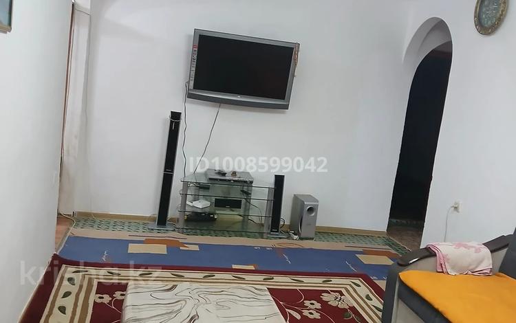 3-бөлмелі пәтер · 70 м² · 2/5 қабат, Муратбаев 17 — Универсам, бағасы: 15 млн 〒 в  — фото 2