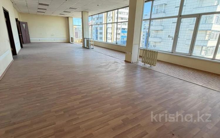 4-бөлмелі пәтер · 200 м² · 10/10 қабат, Иманова 10/1, бағасы: 65 млн ₸ в Астане, р-н Байконур — фото 2