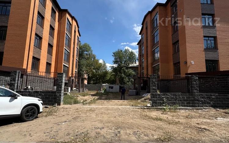 2-комнатная квартира · 77.3 м² · 4/4 этаж, Камзина 102 — Камзина-Чайковского за ~ 29.8 млн 〒 в Павлодаре — фото 2