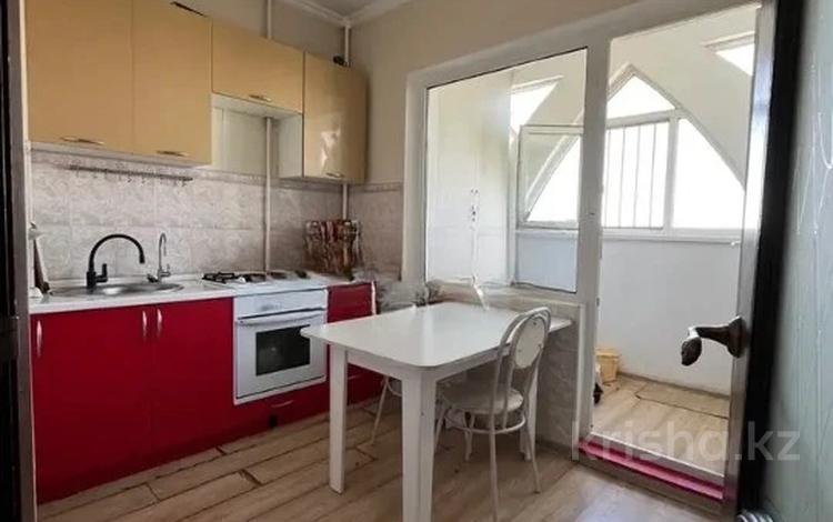 3-бөлмелі пәтер · 72 м² · 8/9 қабат, мкр Аксай-4, бағасы: 42.5 млн ₸ в Алматы, Ауэзовский р-н — фото 5