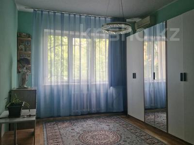2-комнатная квартира · 62.5 м² · 2/5 этаж, мкр Аксай-5 7 за 34.5 млн ₸ в Алматы, Ауэзовский р-н