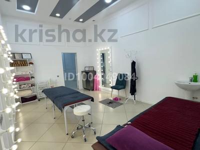 Салоны красоты, образование, кабинеты и рабочие места · 19 м² за 120 000 〒 в Актобе, мкр 11