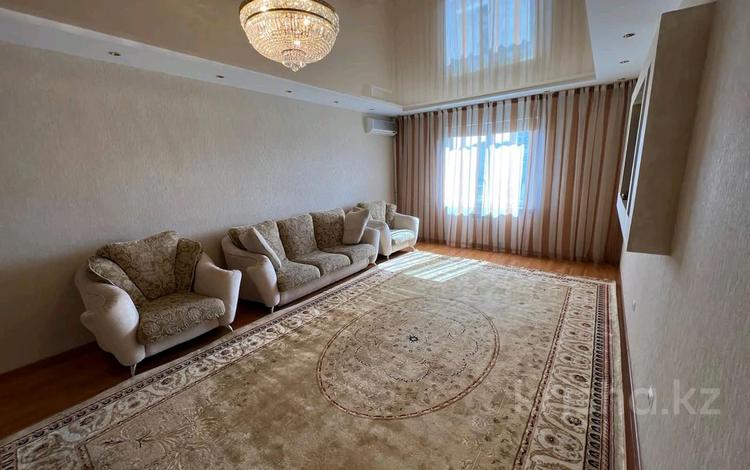 3-комнатная квартира · 120 м² · 4/9 этаж, 11-й мкр, 29а мкрн 103 за 42 млн ₸ в Актау — фото 2