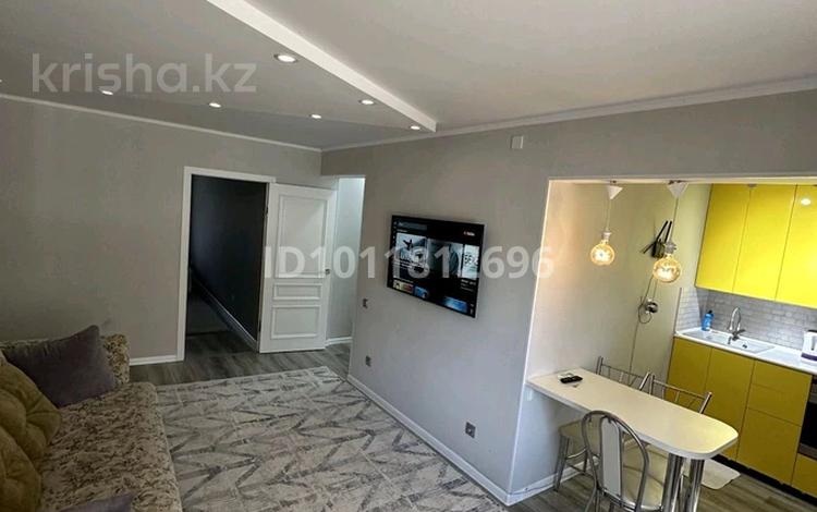 2-комнатная квартира · 55 м² · 1/5 этаж, ул. Чайковского 7 за 18 000 〒 в  — фото 2